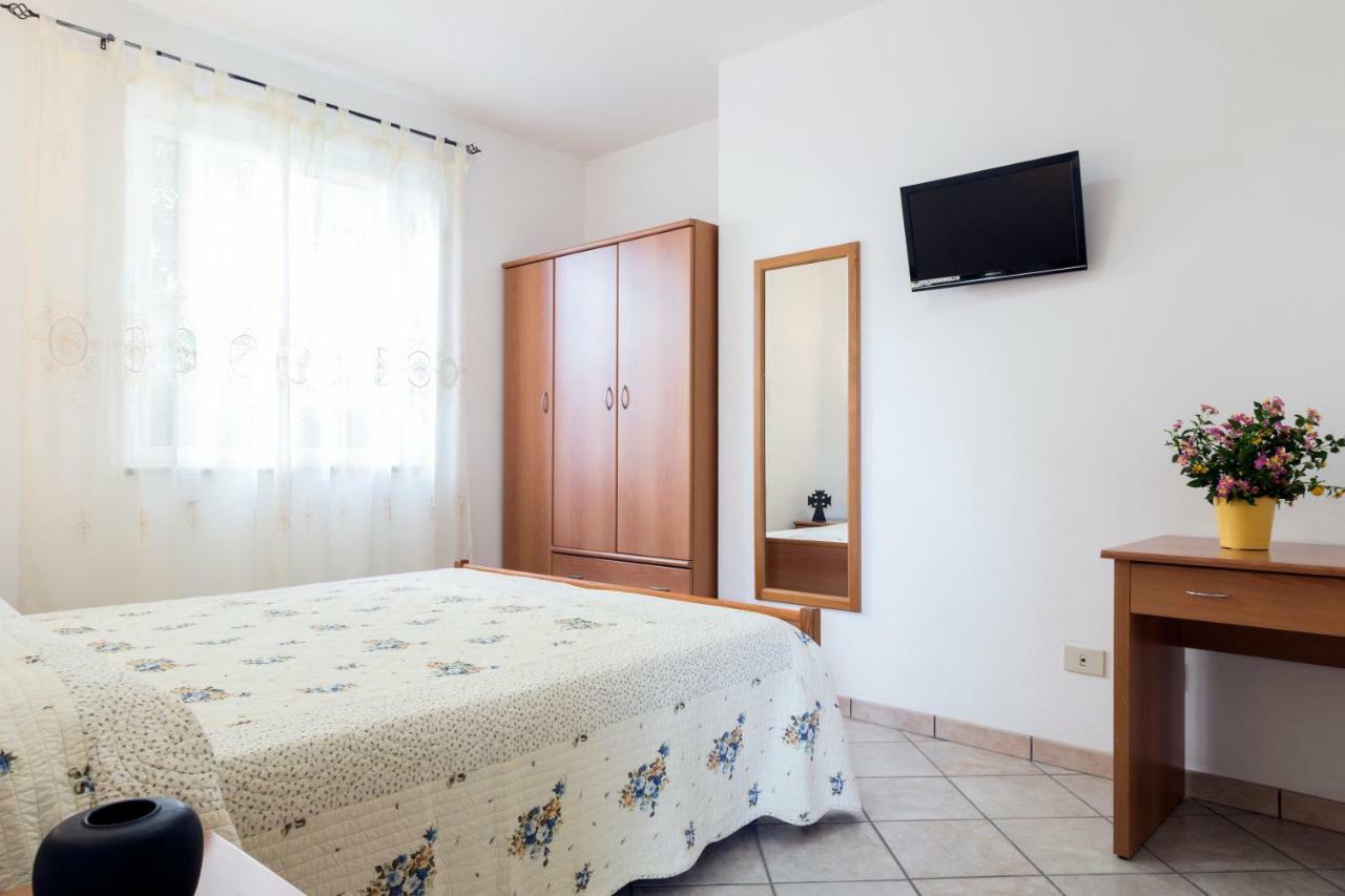 Happy Days Aparthotel Capo Vaticano Exteriör bild